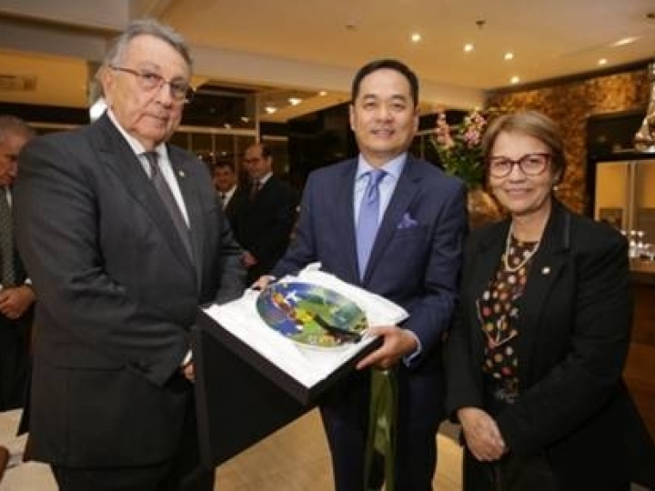 Presidente da CNA e embaixador da China debatem cooperação e oportunidades de negócio para os produtos do agro