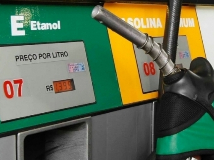 Bolsonaro usa teses do próprio setor de etanol para a venda direta