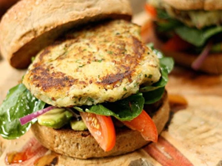 Procura por 'hambúrguer vegano' cresce 78% no Brasil