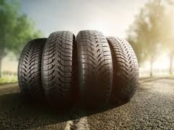 Vendas de pneus recuam 4,9% em agosto