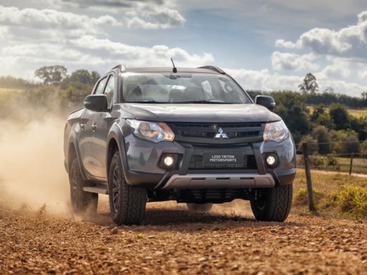 Mitsubishi L200 Triton ganha série especial Motorsports