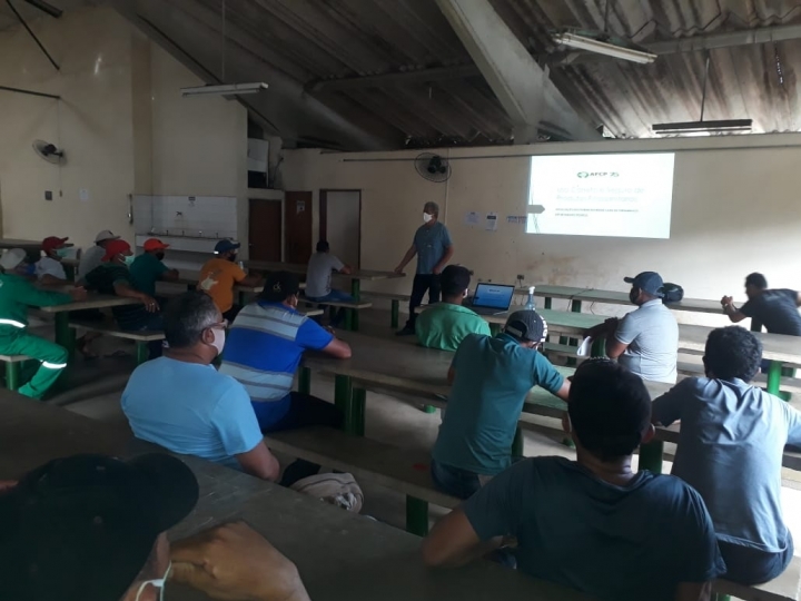 AFCP qualifica 1,2 mil aplicadores de defensivos nos canaviais do estado