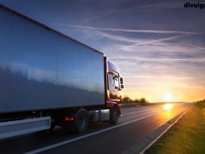 Governo atua para evitar greve de caminhoneiros após fim do imposto zero no diesel