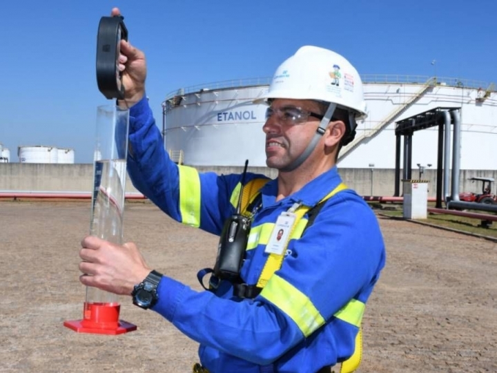 Etanol brasileiro ganha o mundo a partir do Porto de Santos 