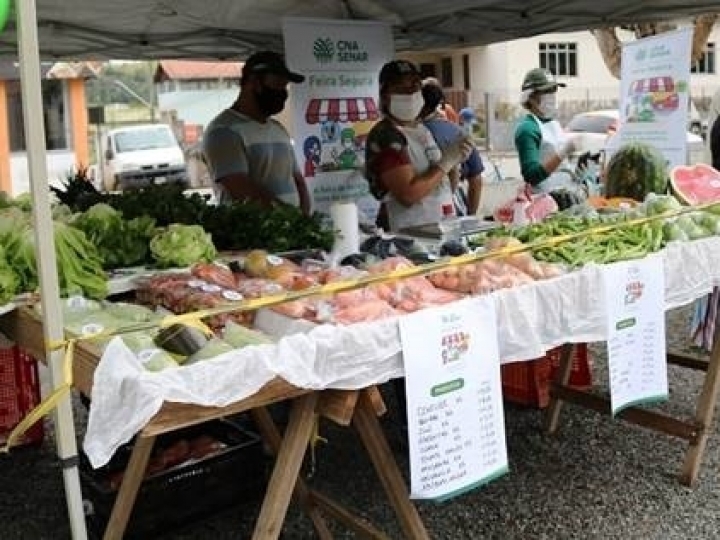 Feira Segura leva alimentos a 70 mil consumidores