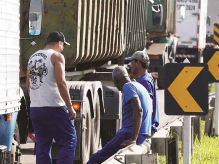 Confaz congela ICMS sobre combustíveis por 90 dias