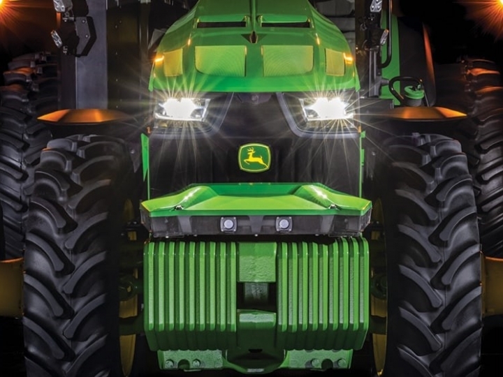John Deere anuncia trator autônomo na CES 2022