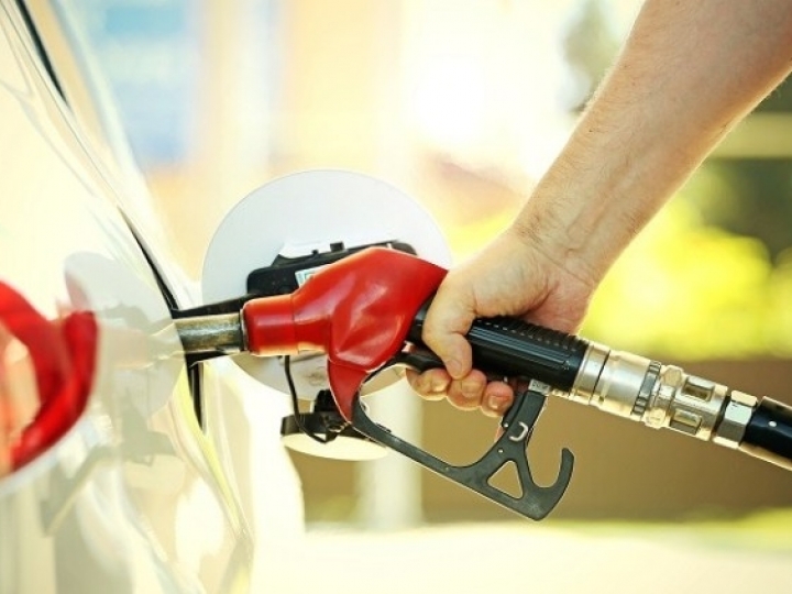 Postos brasileiros registram baixa de 1,53% no preço do etanol e estabilidade no litro da gasolina