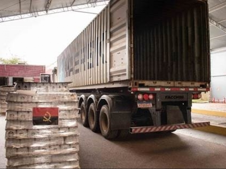 Campo Largo exporta primeiro contêiner de produtos para o Continente Africano