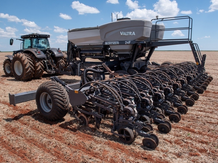 Plantadeira Dobrável Momentum da Valtra é a ganha prêmio 