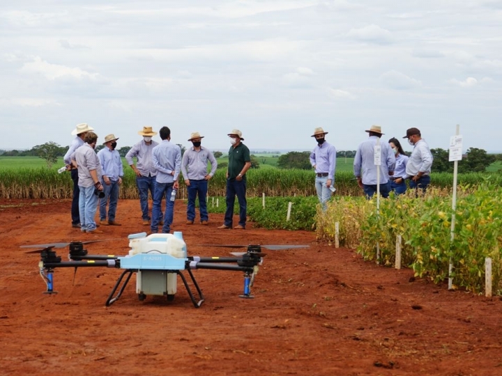 Empresa global de drones agrícolas estreia no Brasil na Agrishow