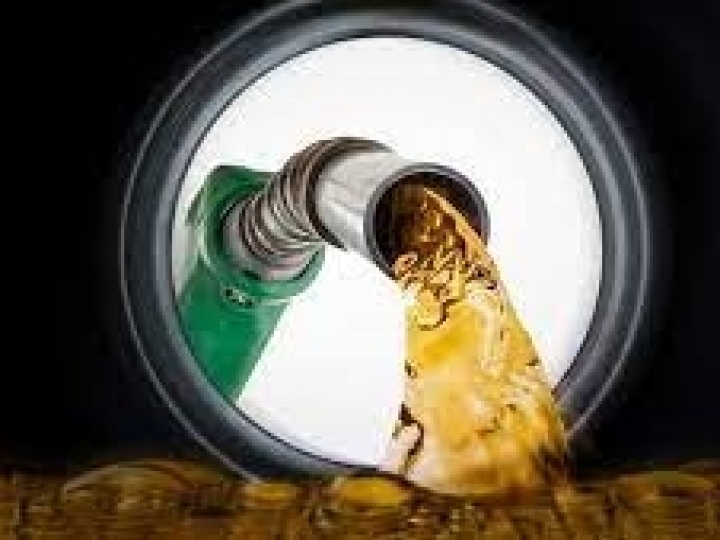 Após último reajuste nas refinarias, preço do diesel baixa e o tipo comum é comercializado a R$ 6,90 e o S-10 a R$ 7,10