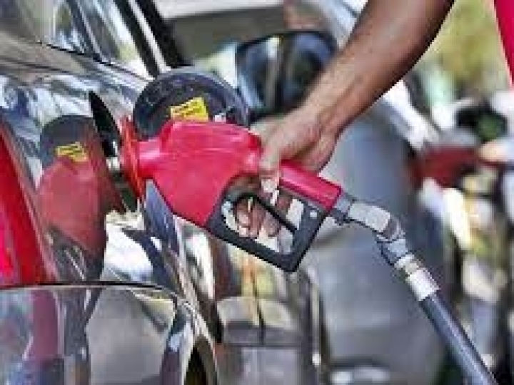 Gasolina registra alta de 1,6% em novembro após cinco meses de queda