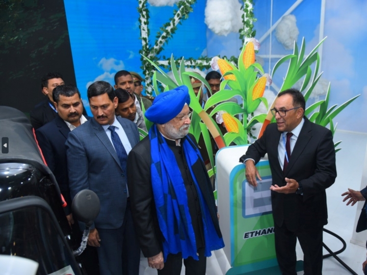 Etanol é o combustível verde do futuro na Índia, diz ministro Puri
