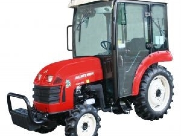 Os tratores cabinados da Agritech estão disponíveis nas versões 1155 Standard, 1155SE cafeeiro, 1160 estreito, 1175 estreito, 1185 estreito, 1160 agrícola e 1185 agrícola. Foto: Divulgação