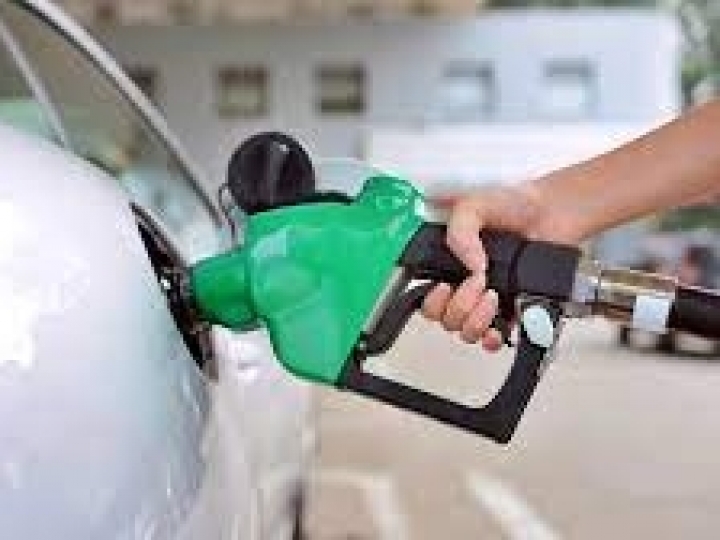 Preço do litro da gasolina aumenta 1,56% no início de fevereiro e fecha período a R$ 5,40, 