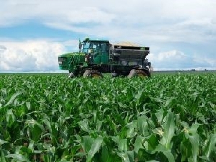 Distribuidor contribui com adubação fracionada e pode gerar até 4% de ganho por hectare