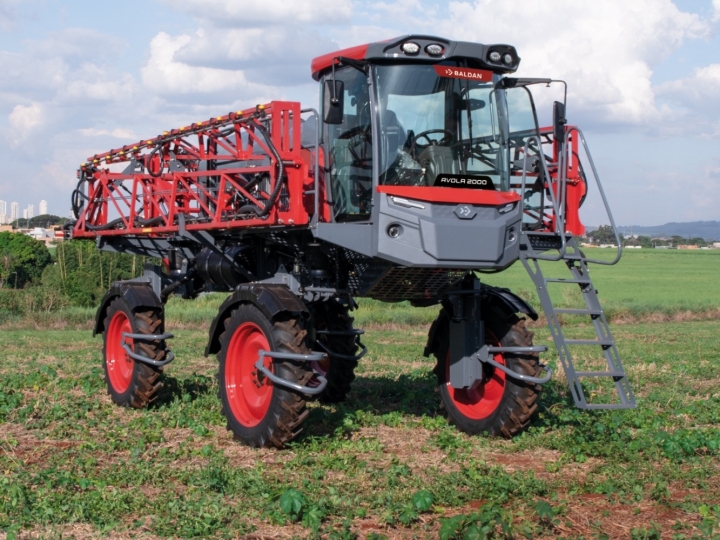 Baldan apresenta os pulverizadores Avola e Liri na 20ª Tecnoshow Comigo