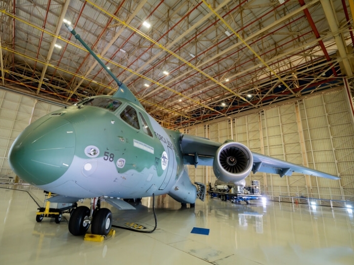 Embraer e FAB celebram recebimento do certificado de tipo final (FOC) para o jato multimissão C-390 Millennium