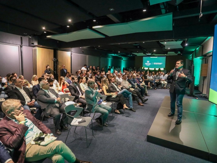 Instituição de ensino superior com foco no agronegócio é lançada em Ribeirão Preto